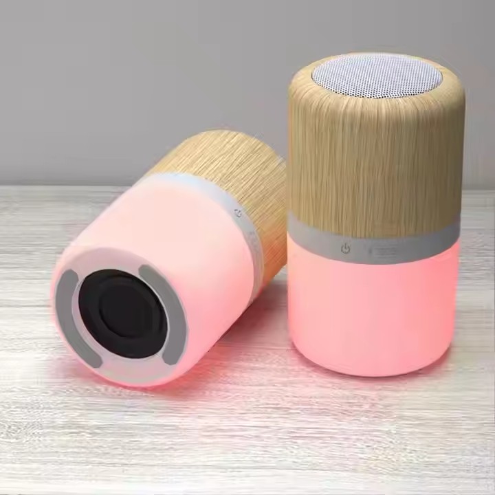 Mini haut-parleur Bluetooth portable en bois de bambou avec lumière LED RVB