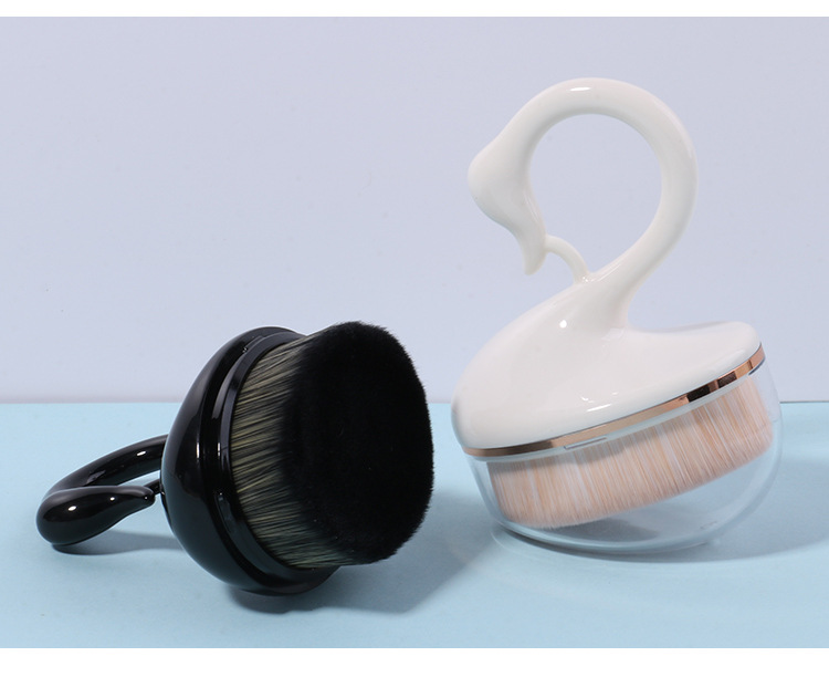 Brosse cosmétique portative de cygne (2)